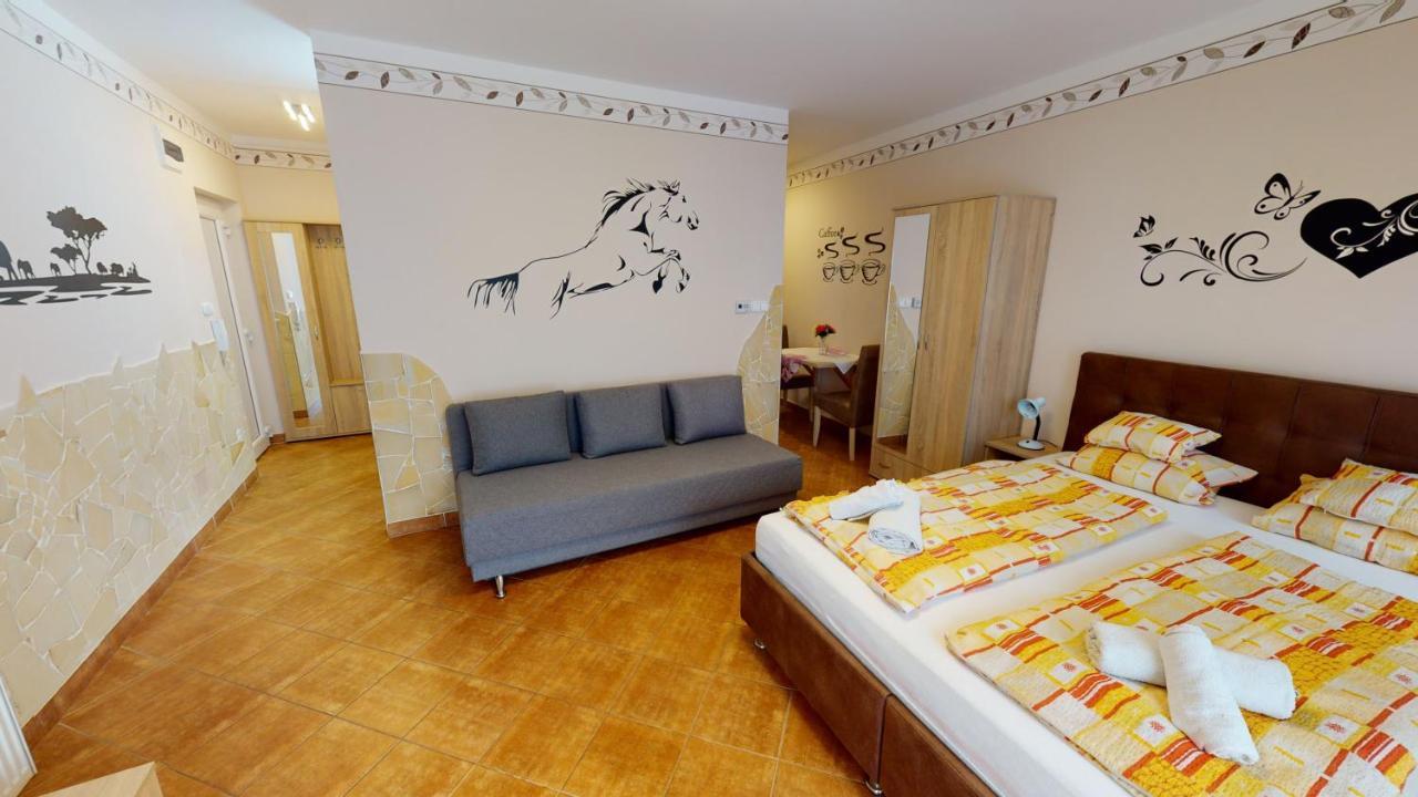 Cristian Apartman Hajduszoboszlo Exterior photo