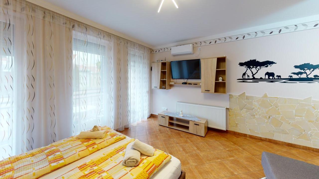 Cristian Apartman Hajduszoboszlo Exterior photo